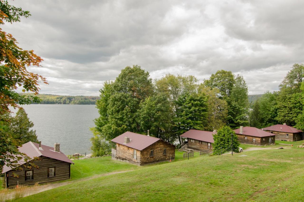 Mountain Lake Cottages Westmore ภายนอก รูปภาพ